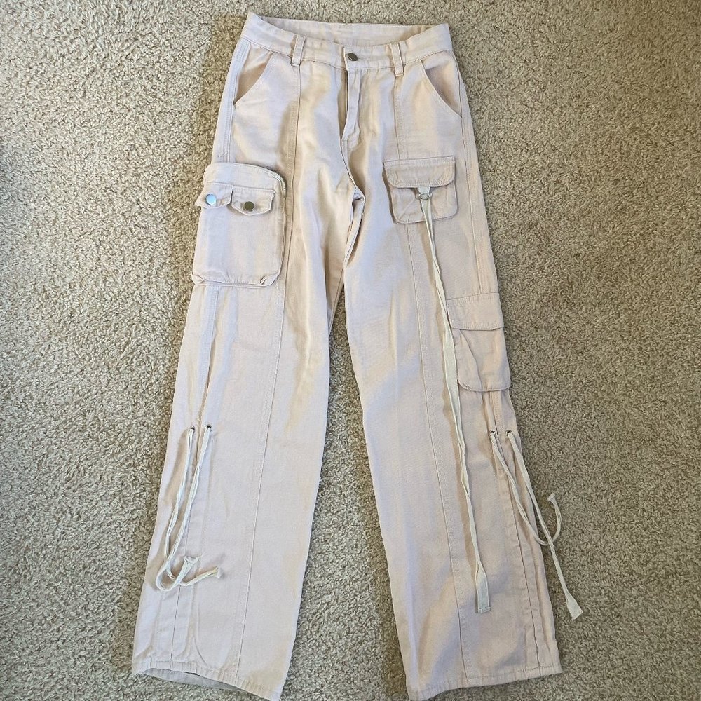 Zaful cargo pants in size medium color cream